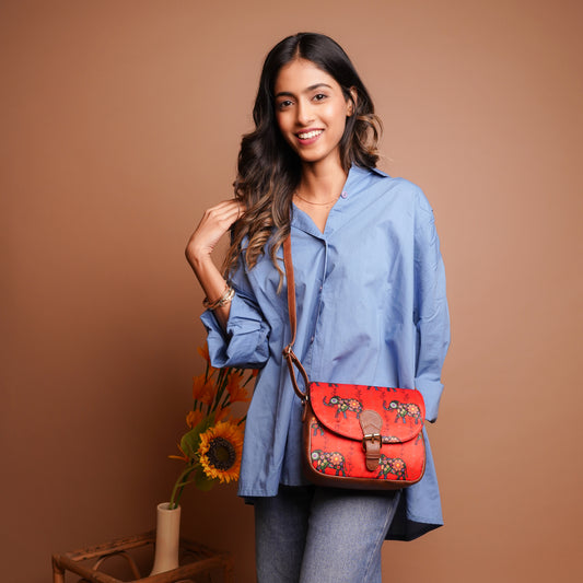 SMALL ELEPHANT WITH TEXTURE